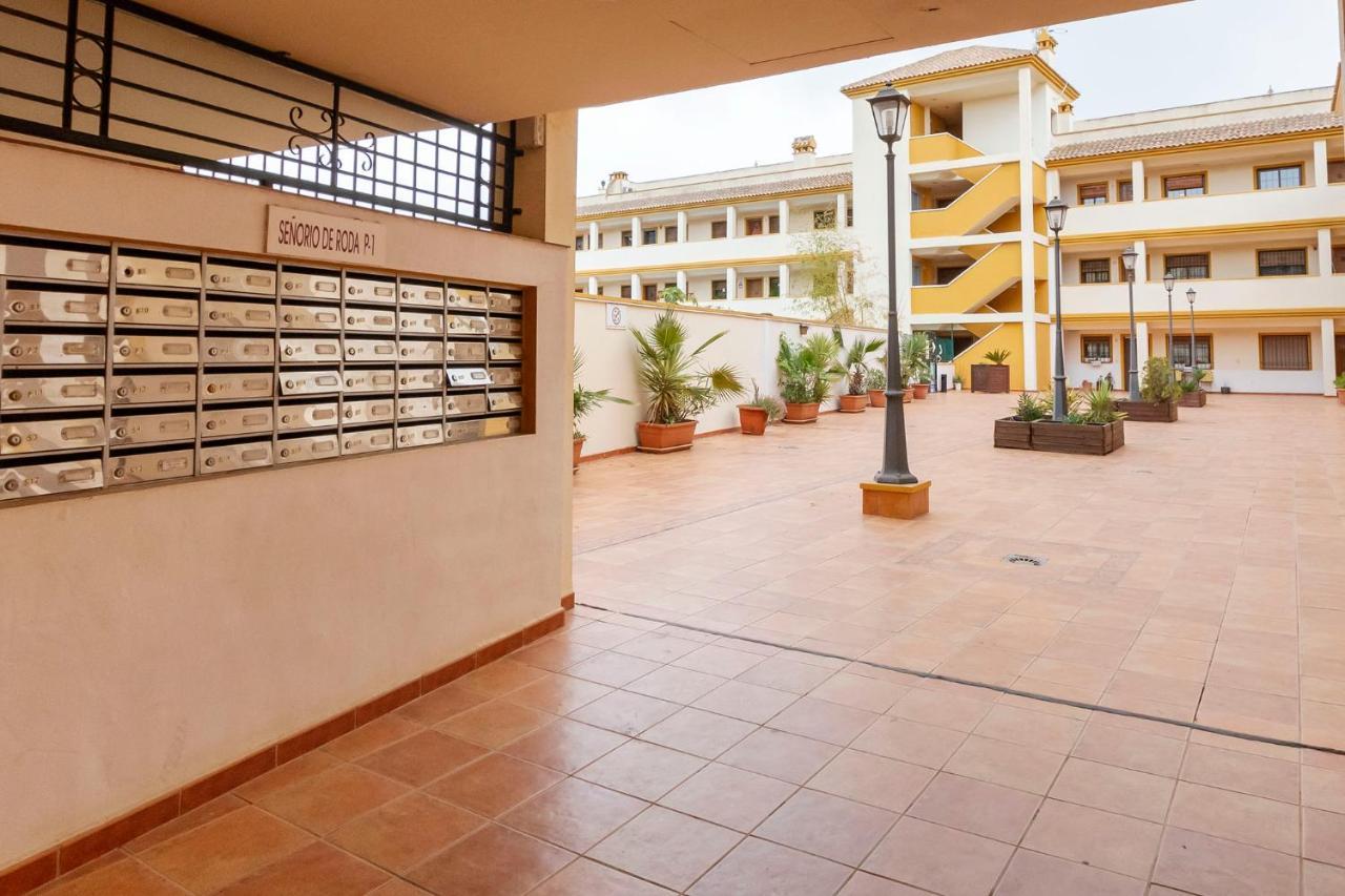 Ático con terraza-solárium y piscina 4-6 personas WIFI A/C Apartamento Roda Exterior foto